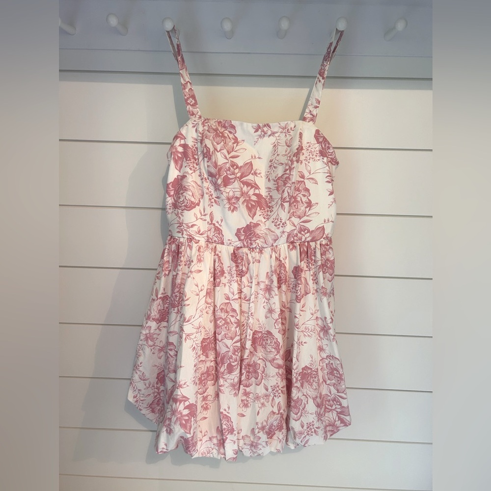 Toile bubble dress in pink and white